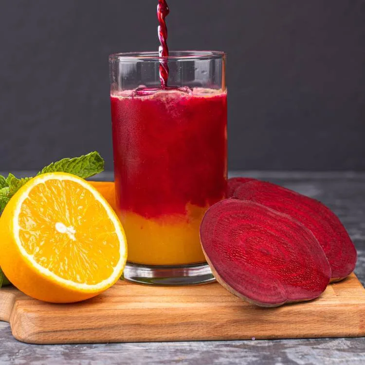 Rodebiet-smoothie met gember en sinaasappel
