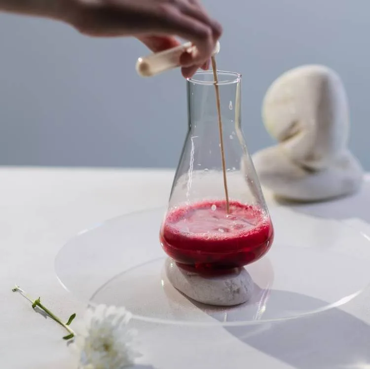 Frambozenvinaigrette met gedroogde frambozen: fris en zoetzuur bij salade en gegrild vlees